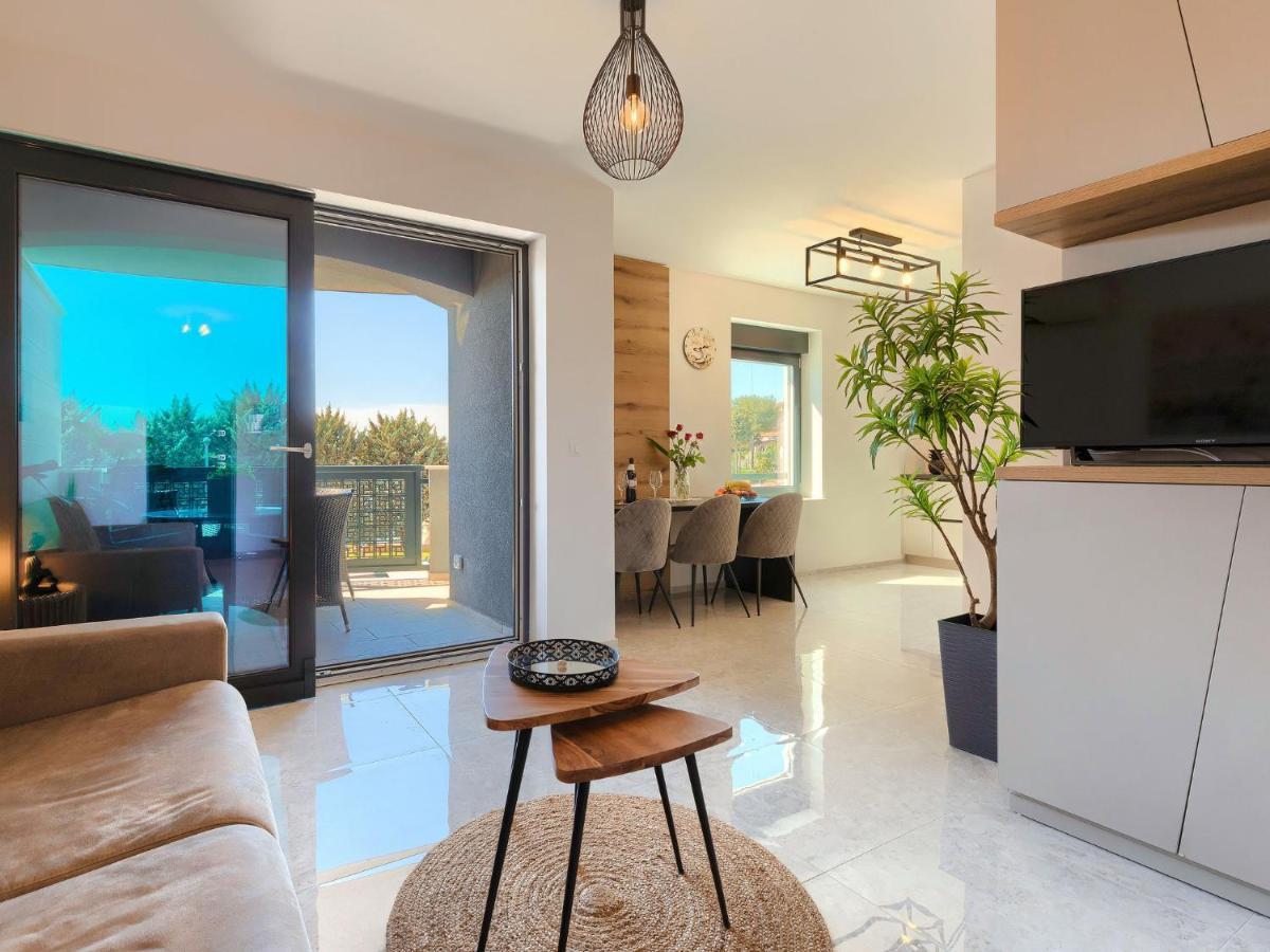 Apartment Wing 77 By Interhome Пула Экстерьер фото